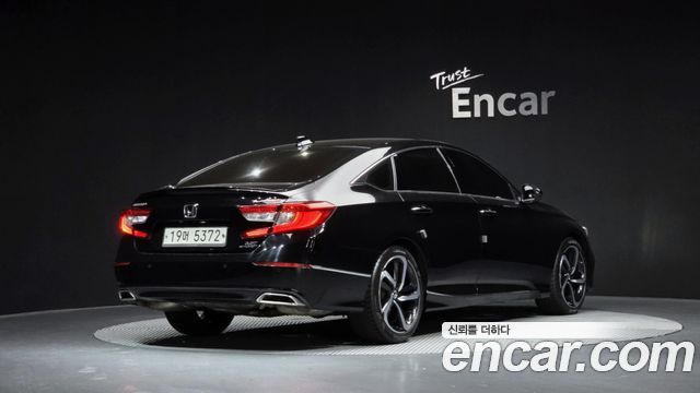 Honda Accord 10-го поколения 2.0 Turbo Sport - фото 1