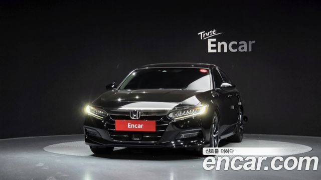 Honda Accord 10-го поколения 2.0 Turbo Sport - фото 2