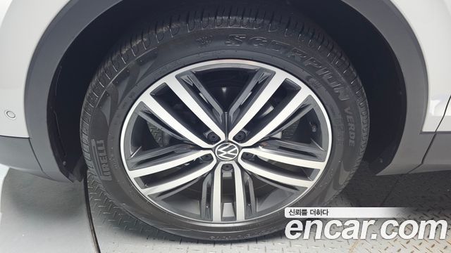 Volkswagen Tiguan 2-го поколения 2.0 TDI Prestige - фото 3