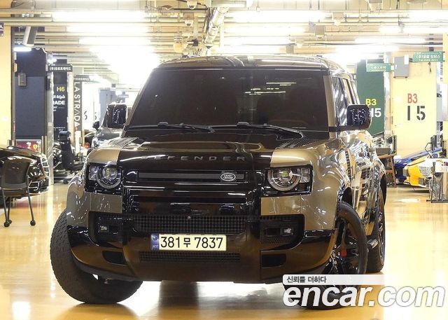 Land Rover Defender L663 110 P400 X - фото 0