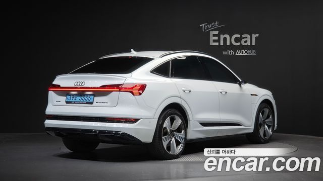 Audi e-Tron 55 Quattro Sportback - фото 0