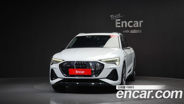 Audi e-Tron 55 Quattro Sportback - фото 1