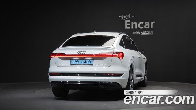 Audi e-Tron 55 Quattro Sportback - фото 2