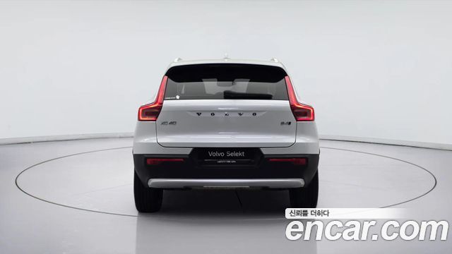 Volvo XC40 B4 Ultra Bright - фото 3
