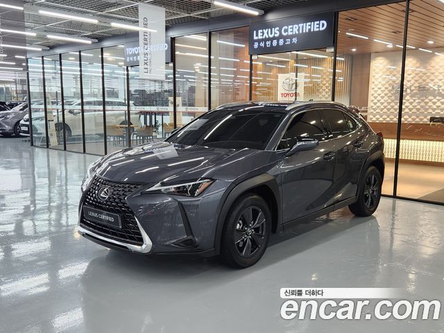 Lexus UX 300h 2.0 2WD - фото 0