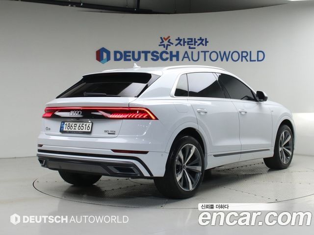Audi Q8 50 TDI Quattro Premium - фото 1