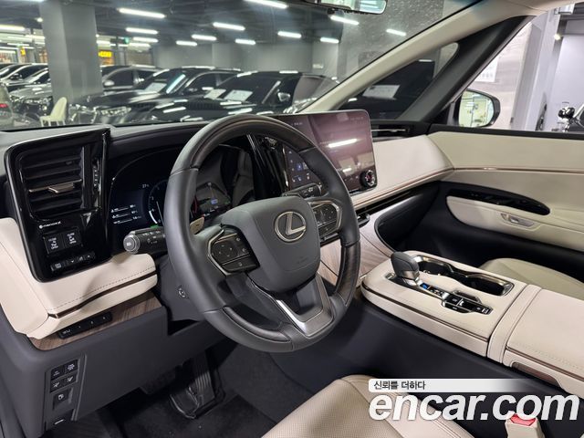 Lexus LM 2-го поколения 500h Executive - фото 3
