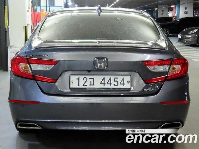 Honda Accord 10-го поколения 2.0 Turbo Sport - фото 4