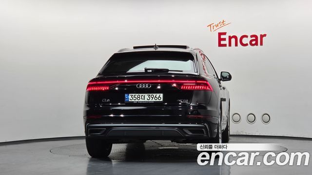 Audi Q8 45 TDI Quattro Premium - фото 3