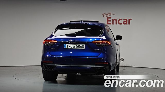 Maserati Levante 3.8 GTS AWD - фото 3