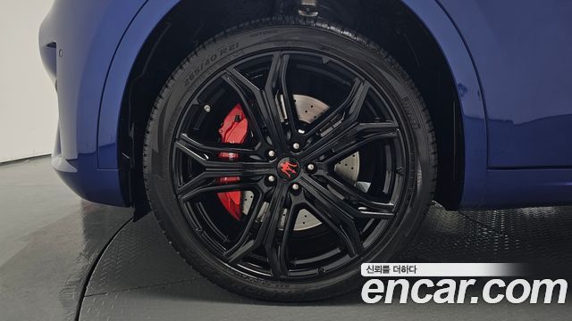 Maserati Levante 3.8 GTS AWD - фото 4