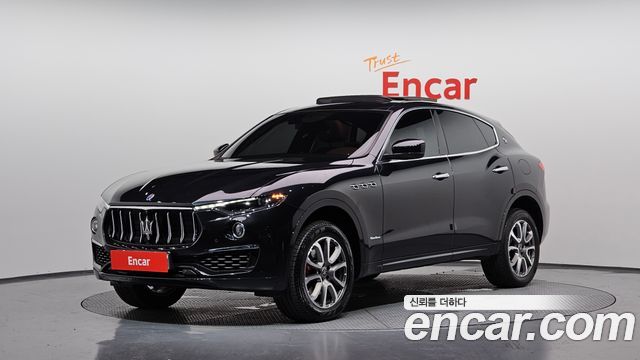 Maserati Levante 3.0 AWD GranLusso - фото 0