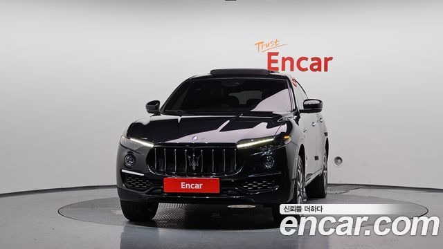 Maserati Levante 3.0 AWD GranLusso - фото 2