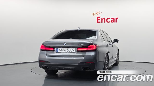 BMW 5 Series G30 520i M Sport - фото 3