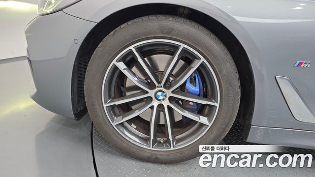 BMW 5 Series G30 520i M Sport - фото 4