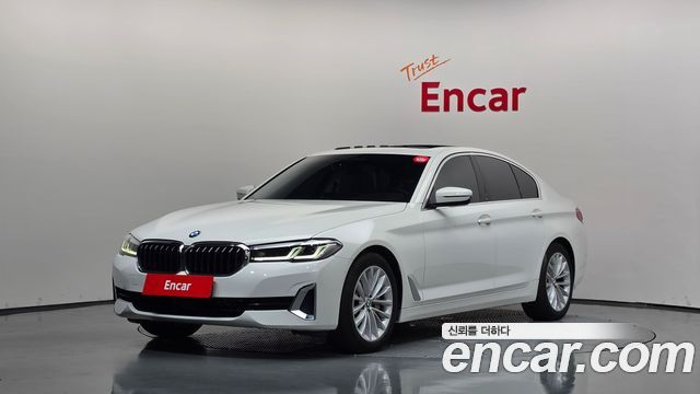 BMW 5 Series G30 520i Luxury - фото 0