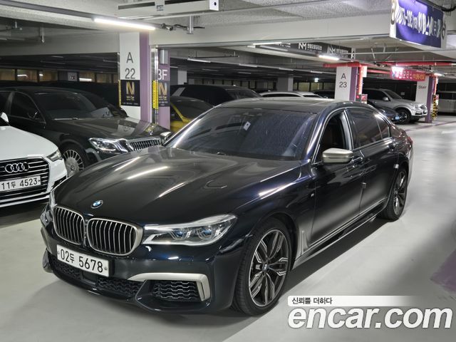 BMW 7 Series G11 M760Li xDrive - фото 1