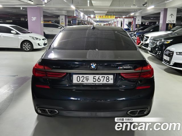BMW 7 Series G11 M760Li xDrive - фото 2