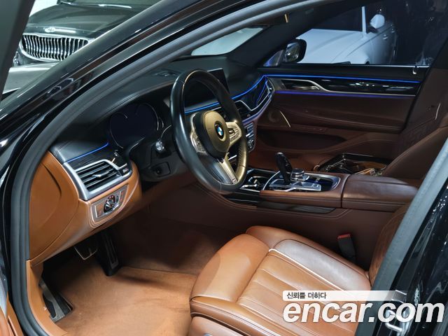 BMW 7 Series G11 M760Li xDrive - фото 4