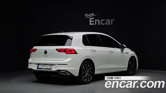 Volkswagen Golf 8-го поколения 2.0 TDI Prestige - фото 1