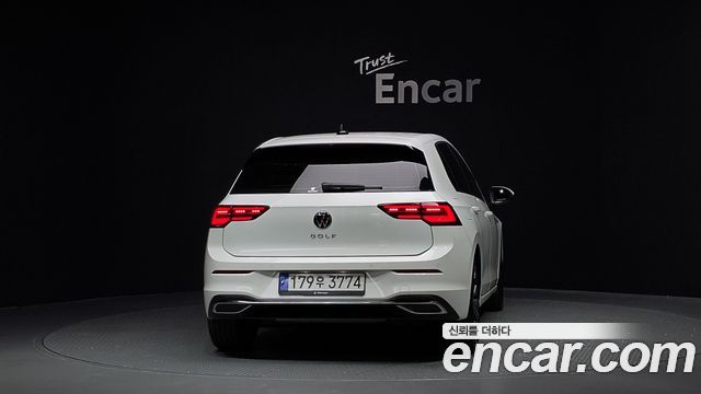 Volkswagen Golf 8-го поколения 2.0 TDI Prestige - фото 3