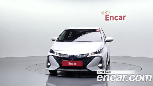 Toyota Prius Prime 1.8 - фото 2