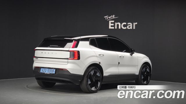 Volvo EX30 Ultra - фото 1