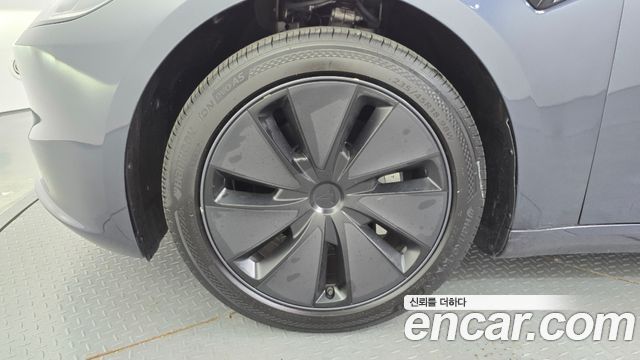 Tesla Model 3 RWD - фото 4