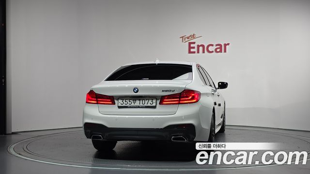 BMW 5 Series G30 520d M Sport Package Plus - фото 3