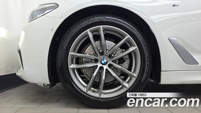BMW 5 Series G30 520d M Sport Package Plus - фото 4