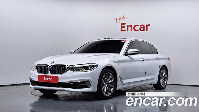 BMW 5 Series G30 530e Luxury - фото 0