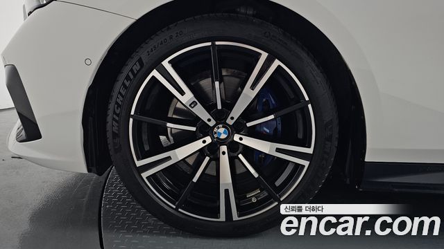 BMW 5 Series G60 530i xDrive M Sport - фото 3