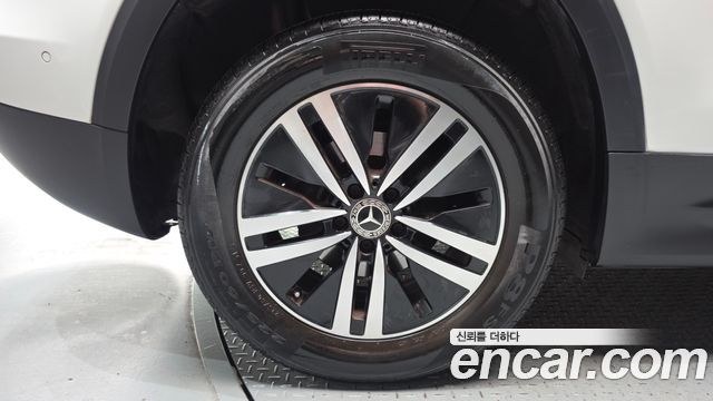 Mercedes-Benz GLB-Class X247 GLB200 d - фото 4