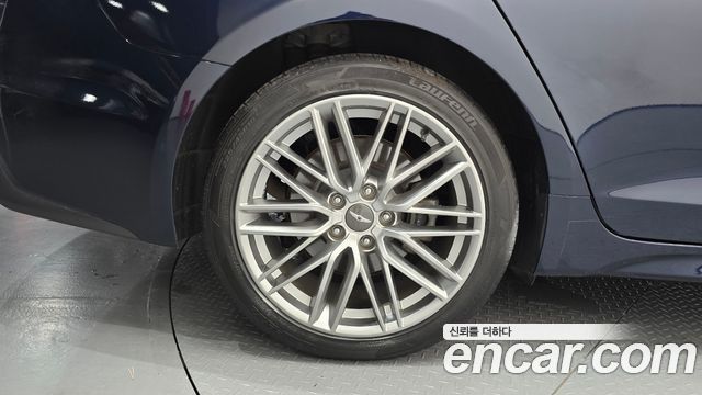 Genesis G70 2.0T Elite - фото 4