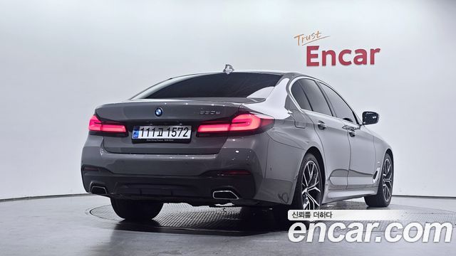 BMW 5 Series G30 530e M Sport - фото 1