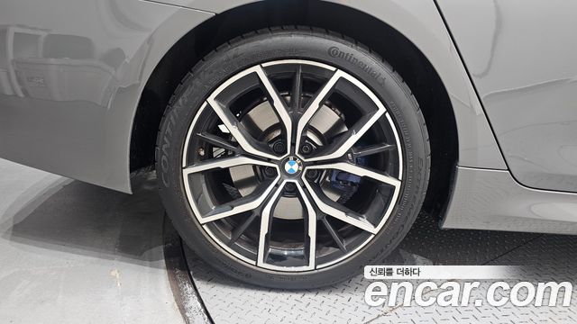 BMW 5 Series G30 530e M Sport - фото 4