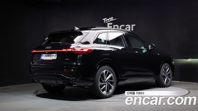 Audi Q5 45 TFSI Quattro S line - фото 1
