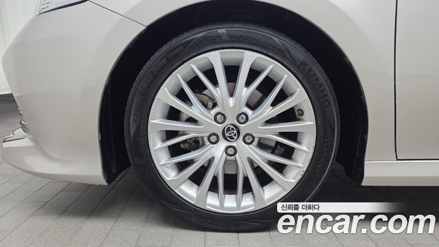 Toyota Camry XV70 2.5 - фото 4