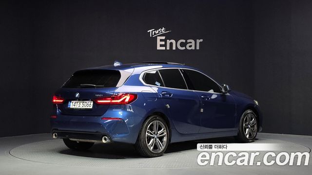BMW 1 Series F40 120i Sports - фото 1
