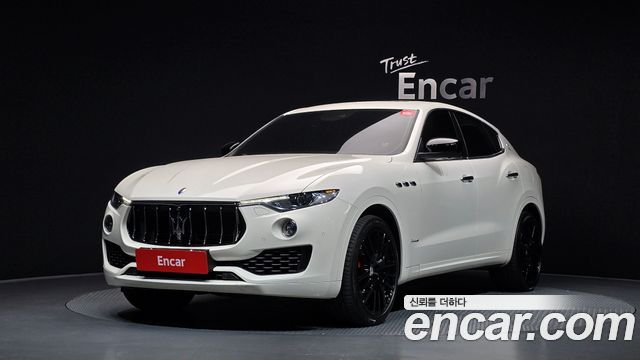 Maserati Levante 3.0 Diesel AWD GranLusso - фото 0
