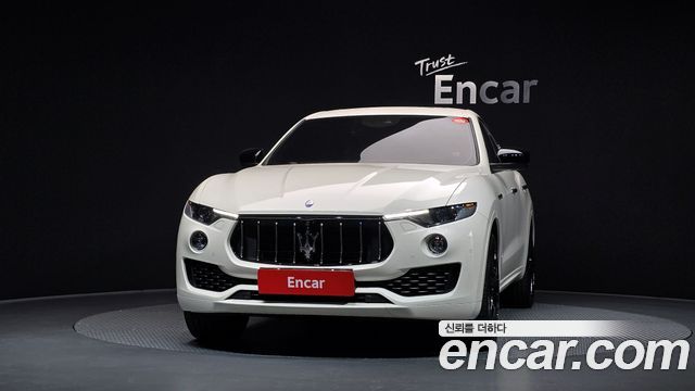 Maserati Levante 3.0 Diesel AWD GranLusso - фото 2