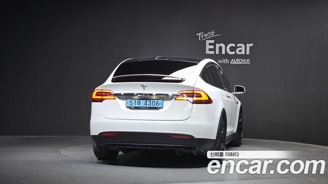Tesla Model X 100D - фото 2