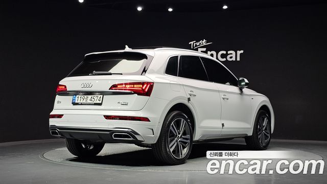 Audi Q5 FY 40 TDI Quattro Premium - фото 1