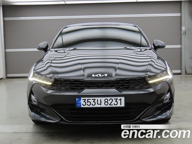 Kia K5 3-го поколения 2.0 Prestige - фото 1