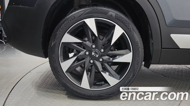 Kia Seltos Gasoline 1.6 Turbo 4WD Gravity - фото 4