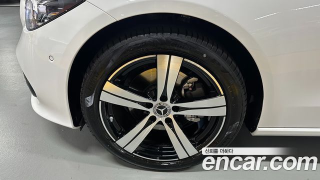 Mercedes-Benz C-Class W206 C200 Avantgarde - фото 4