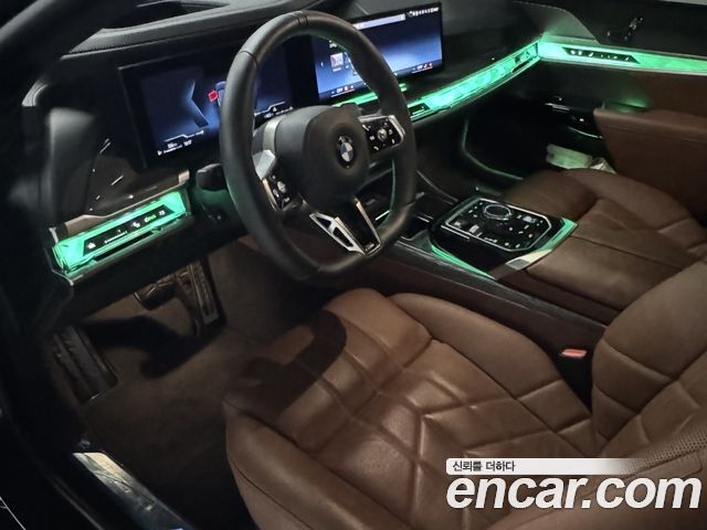 BMW 7 Series G70 740i xDrive M Sport - фото 3