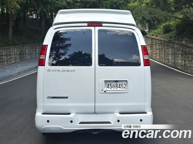 Chevrolet Express Van 6.0 - фото 4