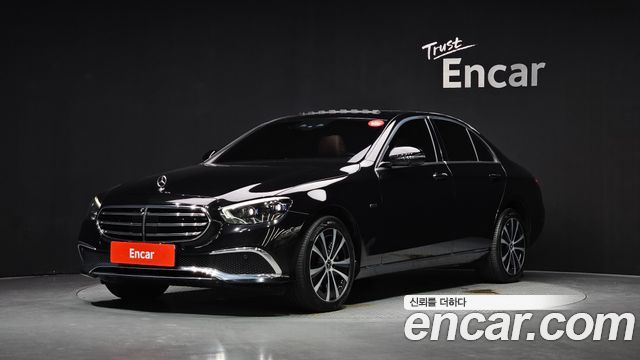 Mercedes-Benz E-Class W213 E300e 4MATIC Exclusive - фото 0