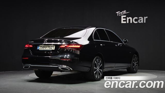 Mercedes-Benz E-Class W213 E300e 4MATIC Exclusive - фото 1